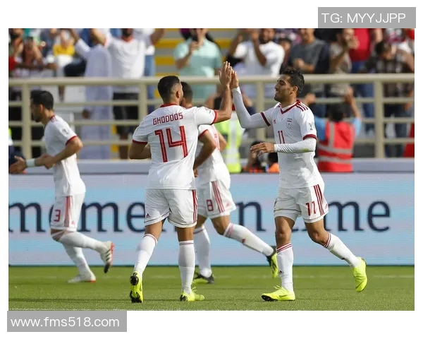 澳大利亚足球队迎战伊朗队精彩对决引发球迷热议与期待