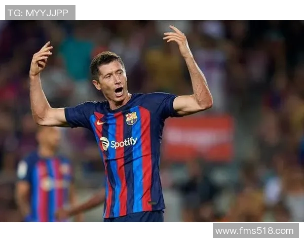 莱万再创辉煌：从足坛巨星到传奇教练的华丽转身